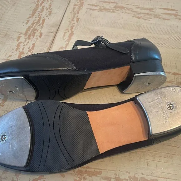 Capezio Adult Tap Shoes 12M --New - Picture 2 of 3